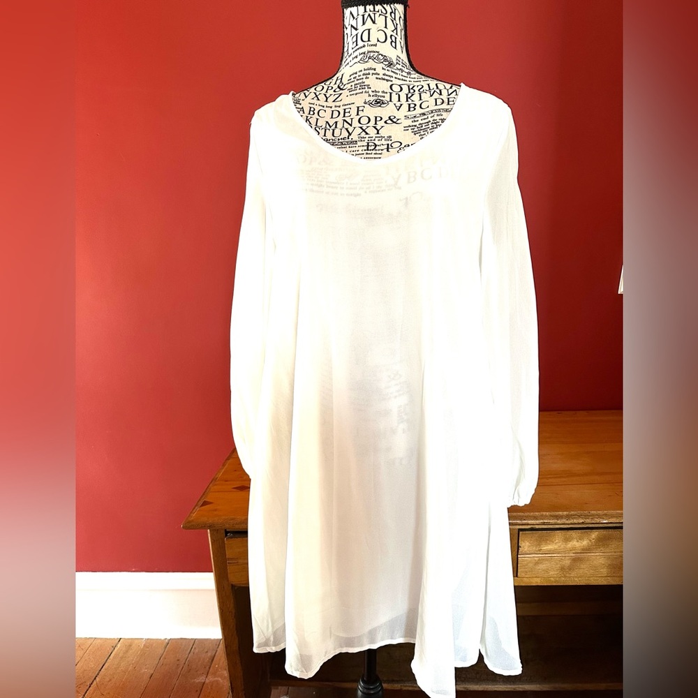NWOT Feminine Sheer White DeFania dress, size Large